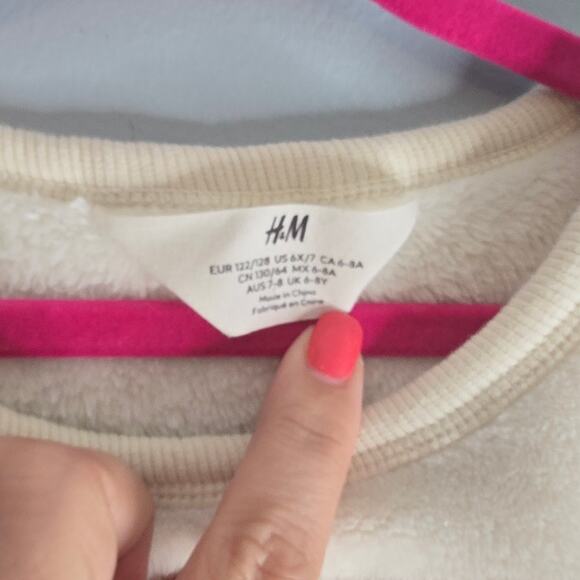 H&M Girls Sequin Embellished Heart Cozy Fleece Crew Neck Sweater Cream Size 6X/7 - Picture 4 of 6